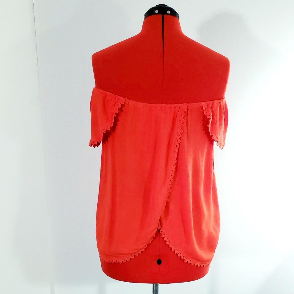 NWOT Socialite Off-the-Shoulder SplitBack Top - XL